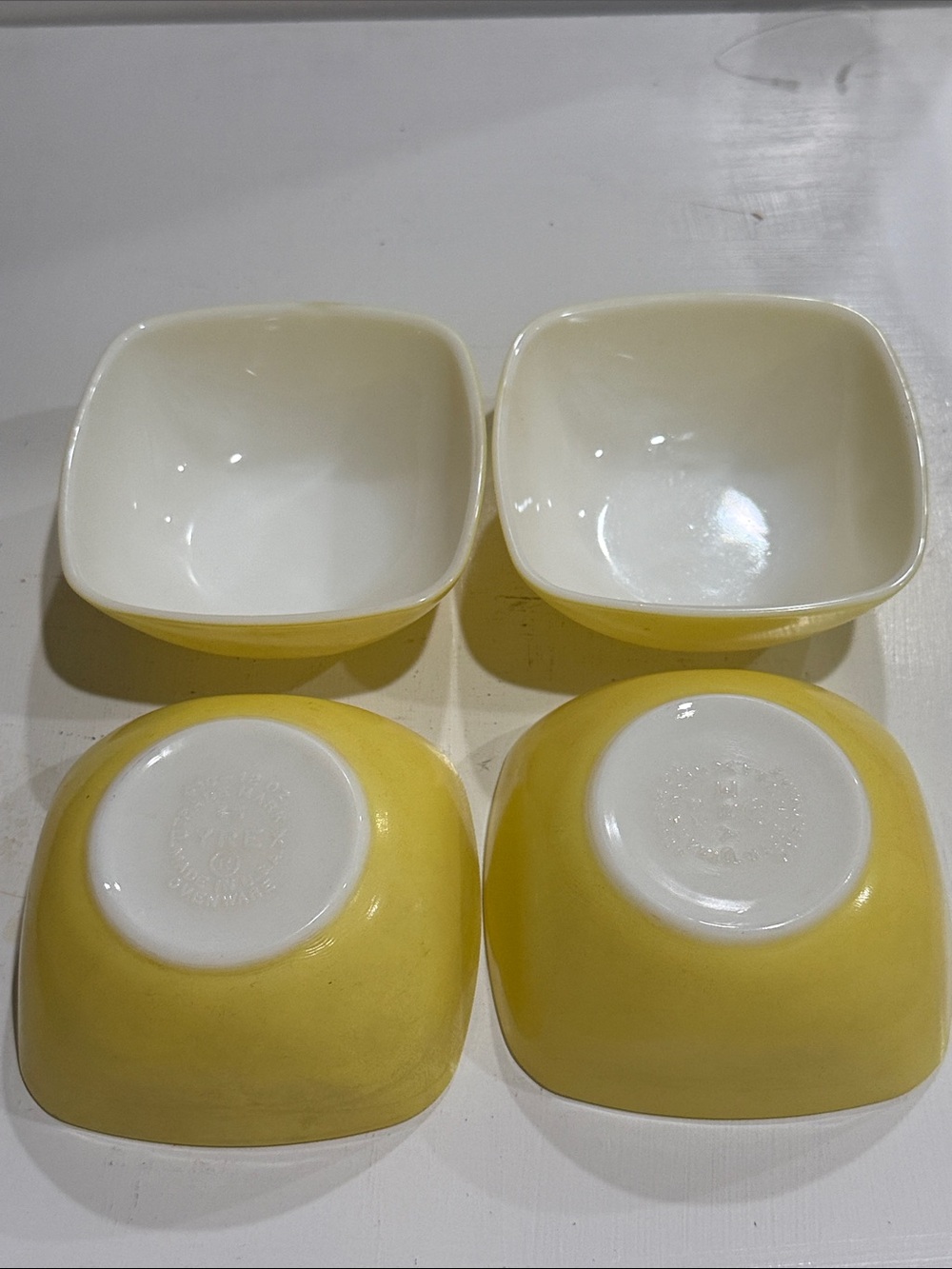 PYREX Ovenware 410-12 oz 45 Yellow & White Ramekins Bowls - Set of 4 Vintage USA